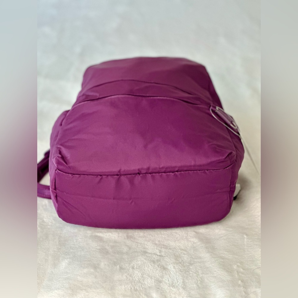Purple Pacsafe Backpack RFID - ebags NEW WITHOUT TAGS (tag lost during storage ) - Picture 3 of 14